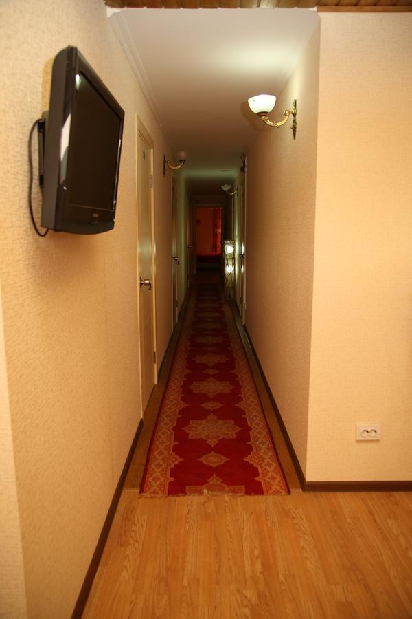 Guest House Milana Sochumi Exterior foto